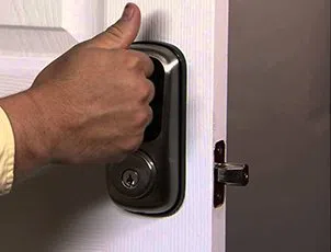 Lock Locksmith Tech Saint Paul, MN 651-376-0002 - 24-7-locksmith-key-service