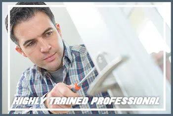 Lock Locksmith Tech Saint Paul, MN 651-376-0002