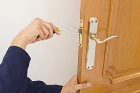 Lock Locksmith Tech Saint Paul, MN 651-376-0002 - lock-changing